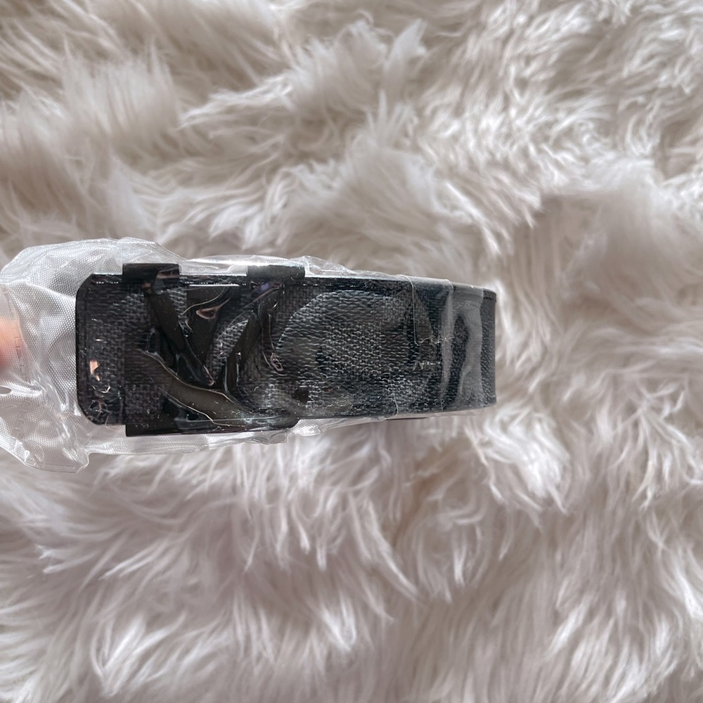 MEN LOUIS VUITTON BELT